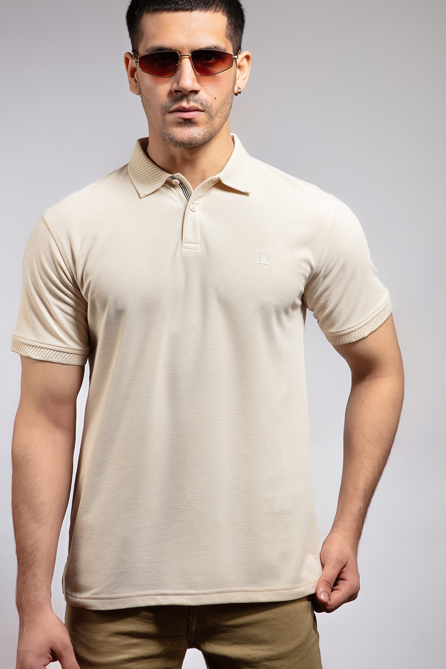 Mens summer polo shirt in off white colour with matching crosshatch tipped collar and half sleeves by JULKE.