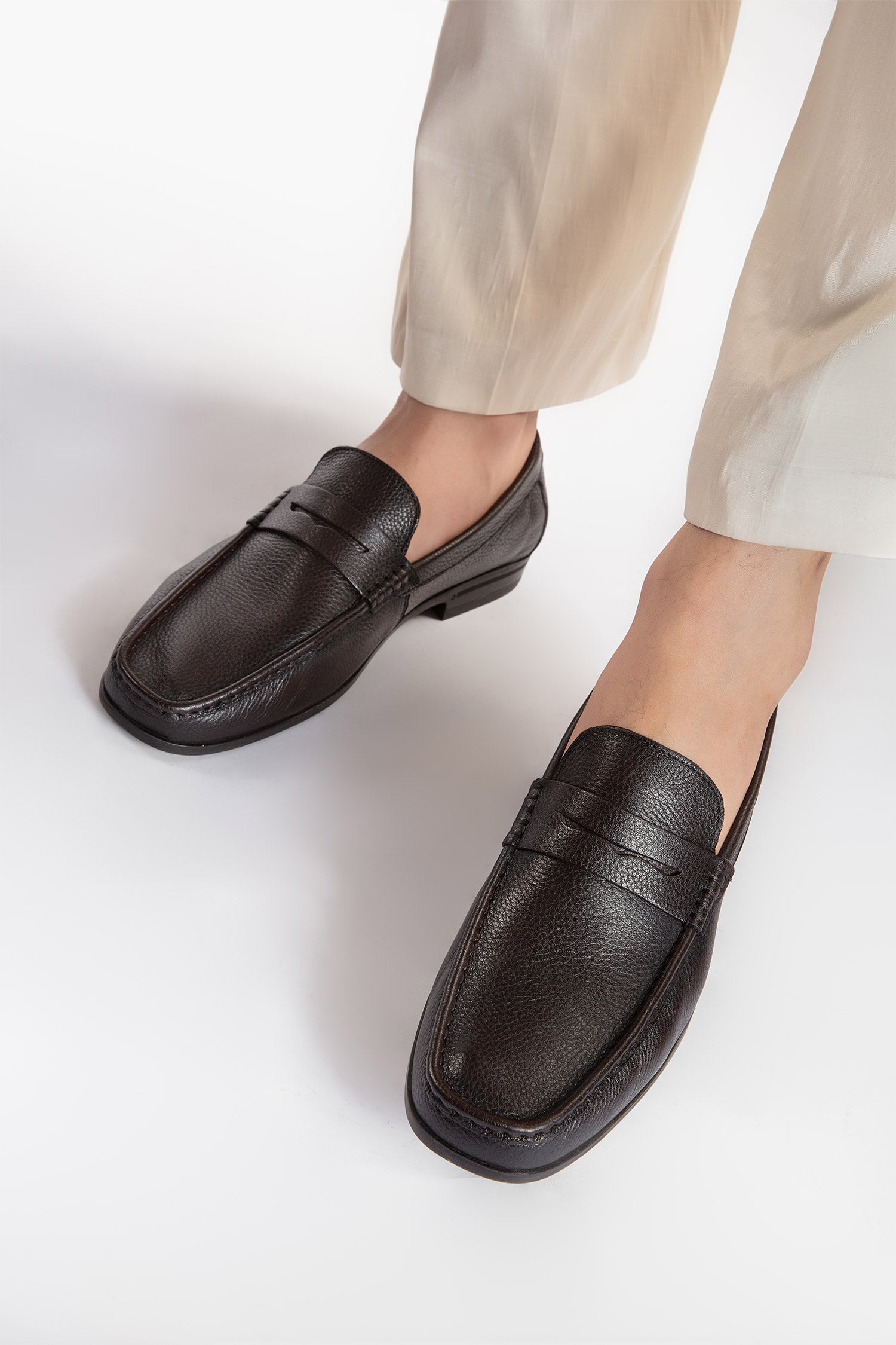 Mens leather moc shoes in dark brown colour with rubber sole by JULKE