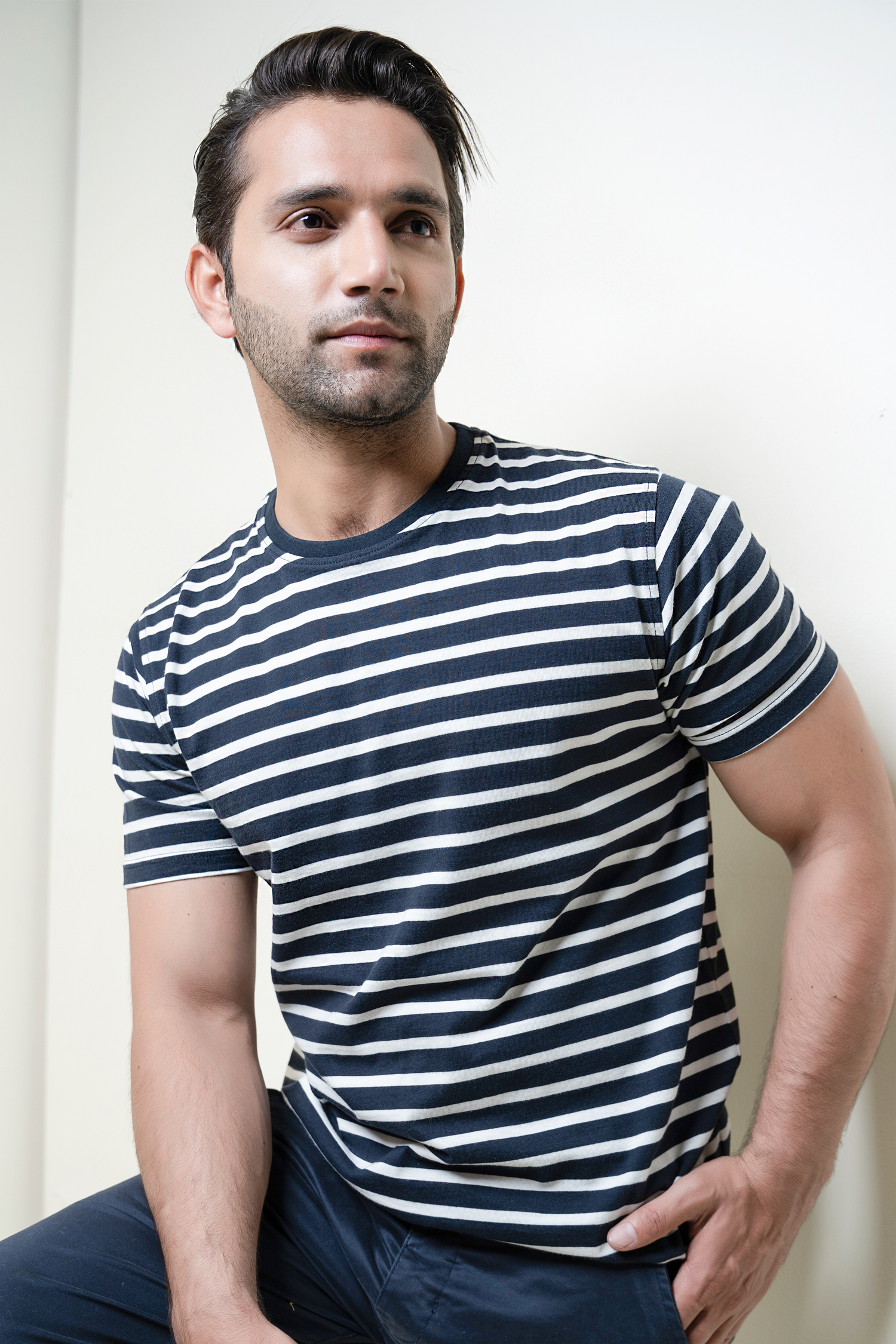 Mens t-shirt with navy blue and white stripes and crew neck by JULKE