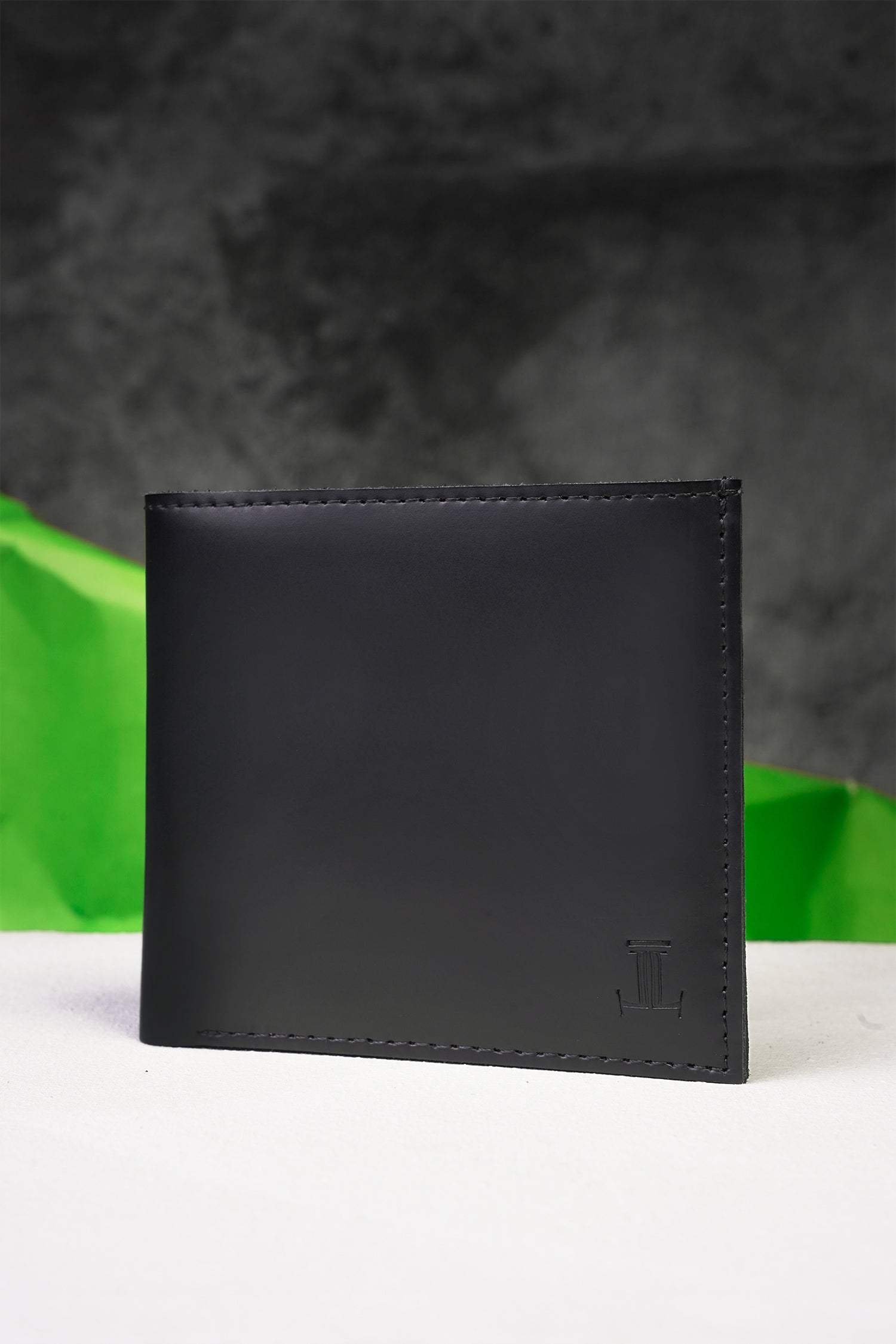 Mens leather bifold wallet in black colour by JULKE.