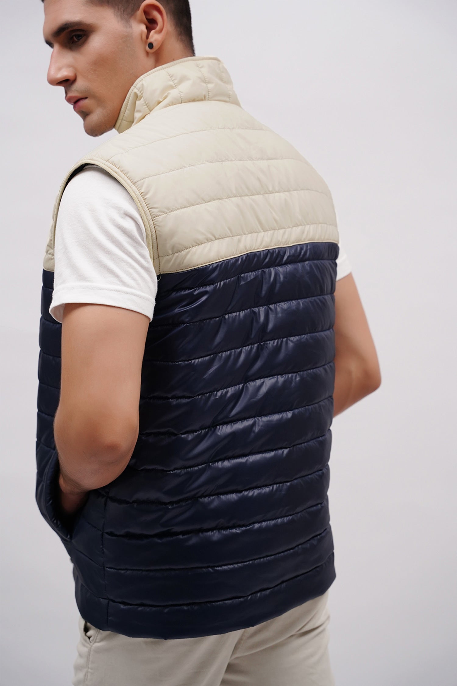 Mens winter puffer vest sleeveless in off white & navy blue colour with quilting by JULKE