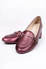 Women leather shoes in plum colour with gold horsebit buckle by JULKE