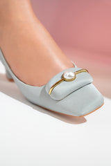 Women's light gray block heel slingback shoes with square toe and  matching pearl and satin brooch by JULKE.
