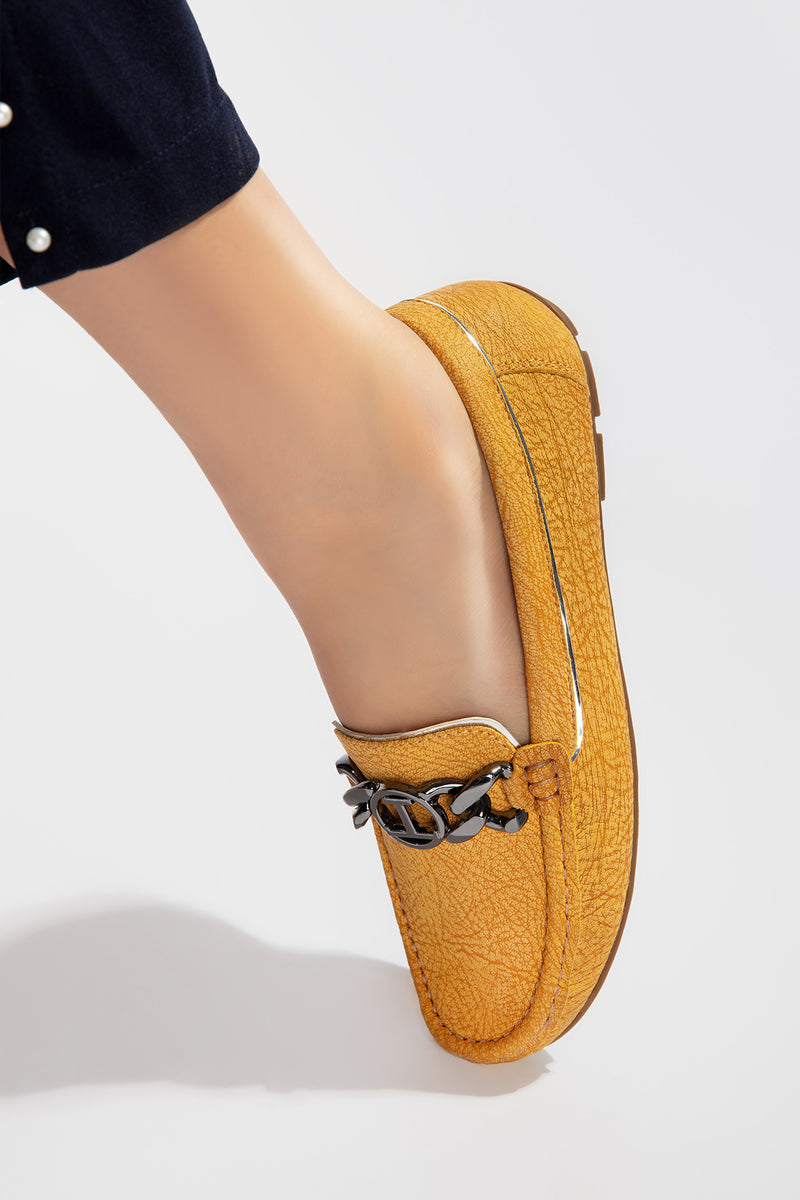 Women leather moccasins in yellow colour with texture, metal chain and logo by  JULKE