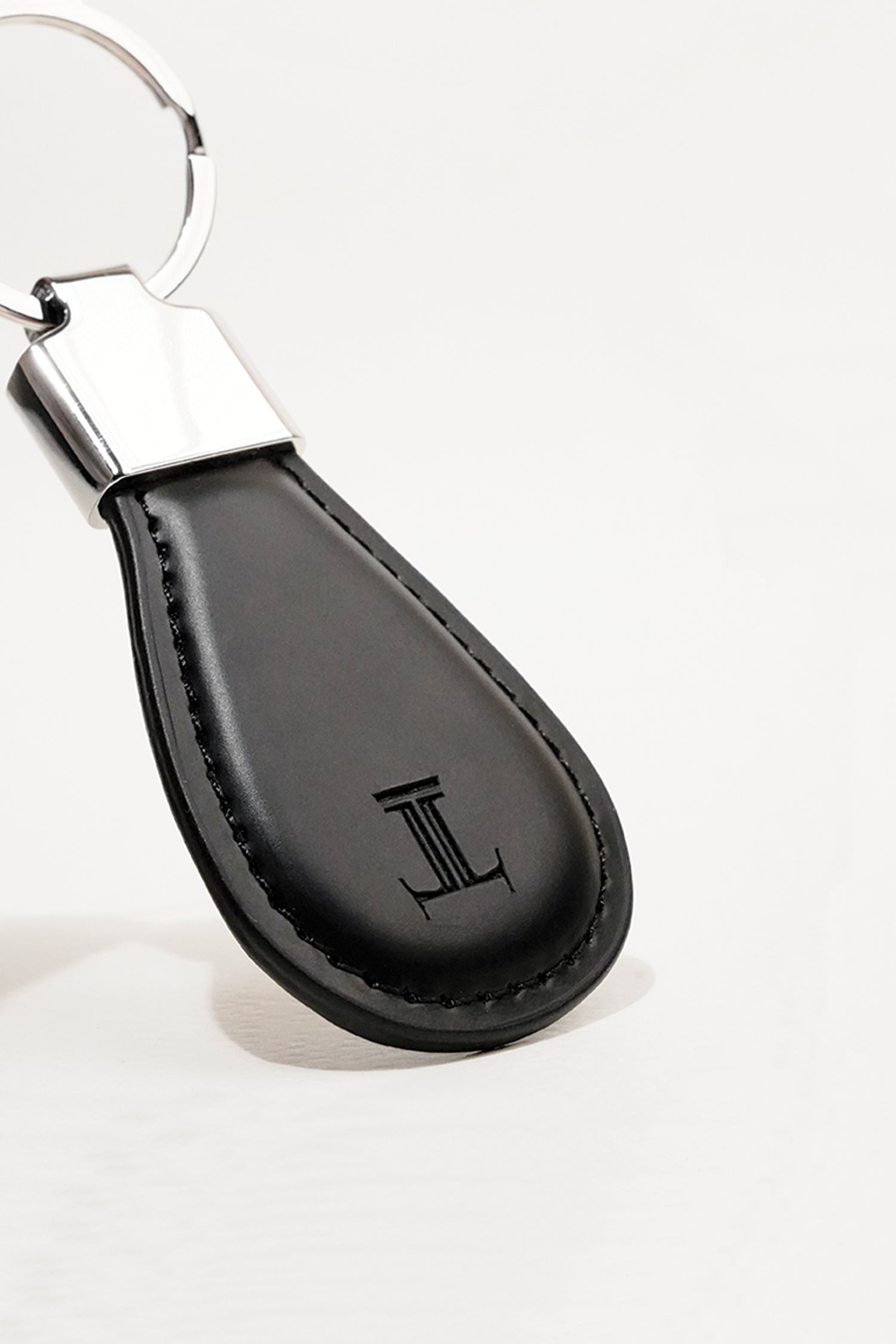Kart - Leather Key Chain in Dark Brown & Black | JULKÉ