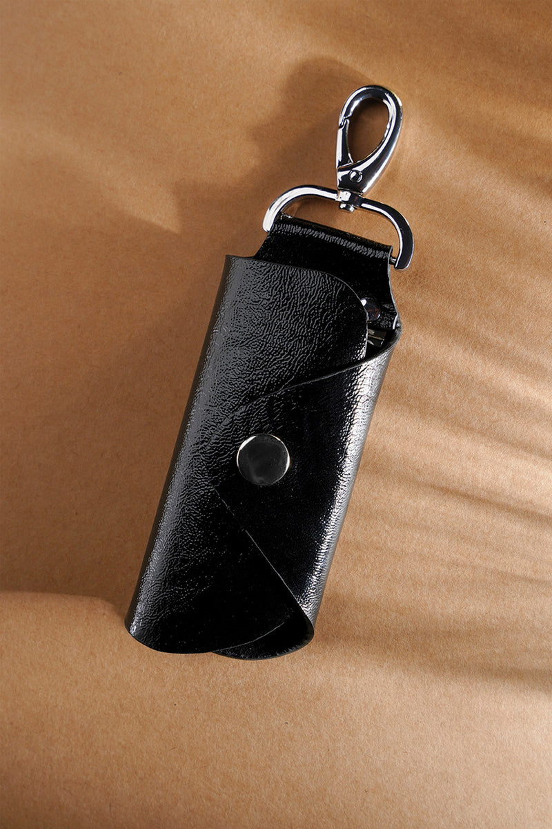 Leather key ring set in black colour with silver metal hook by JULKE