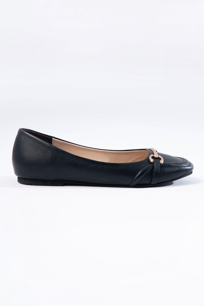 Women leather flat pumps in tan colour with square toe and metal gold horsebit buckle by JULKE