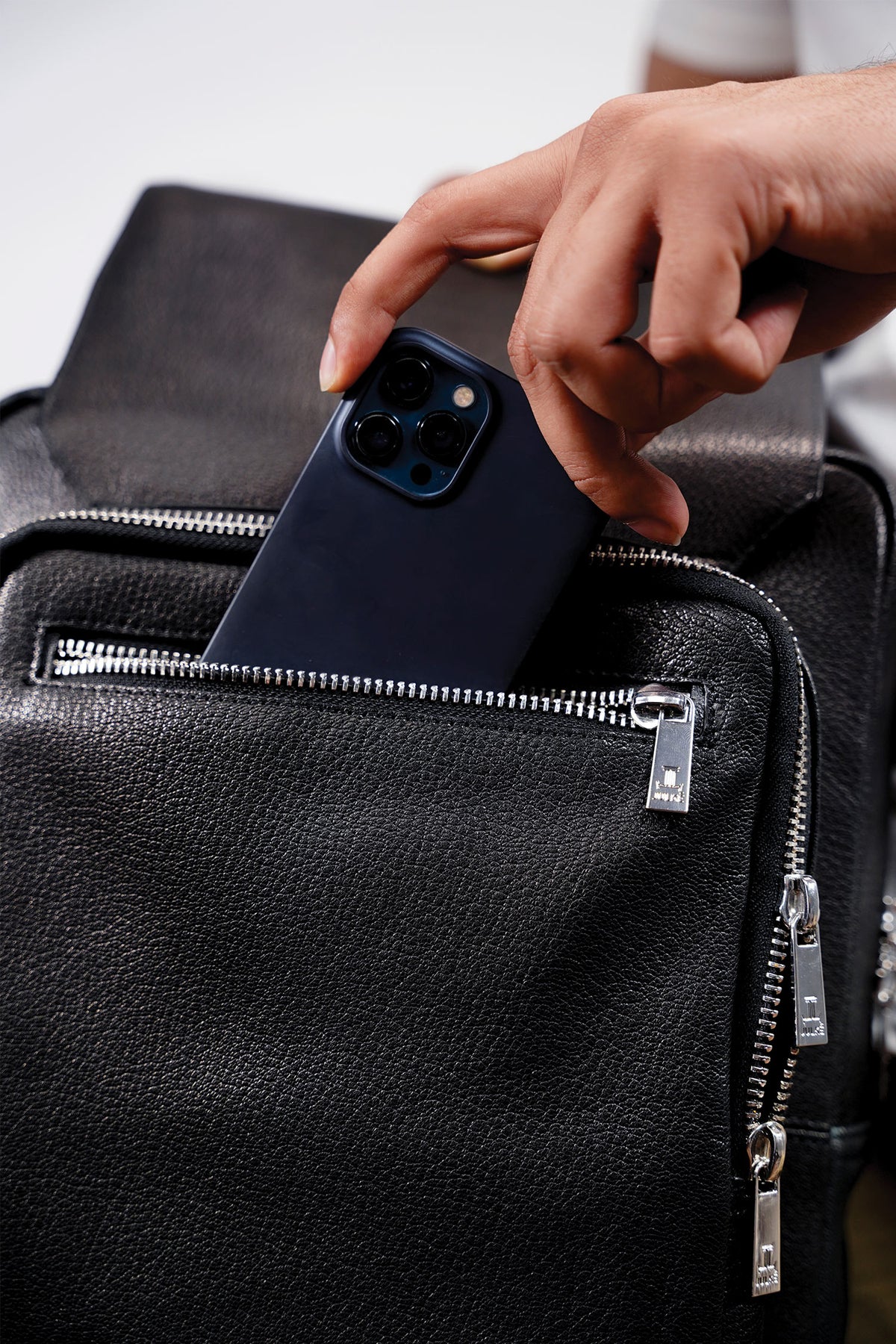 Wilde - Rectangle Leather Travel Backpack In Black | JULKÉ