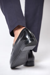 Mens original leather shoes in black colour by JULKE