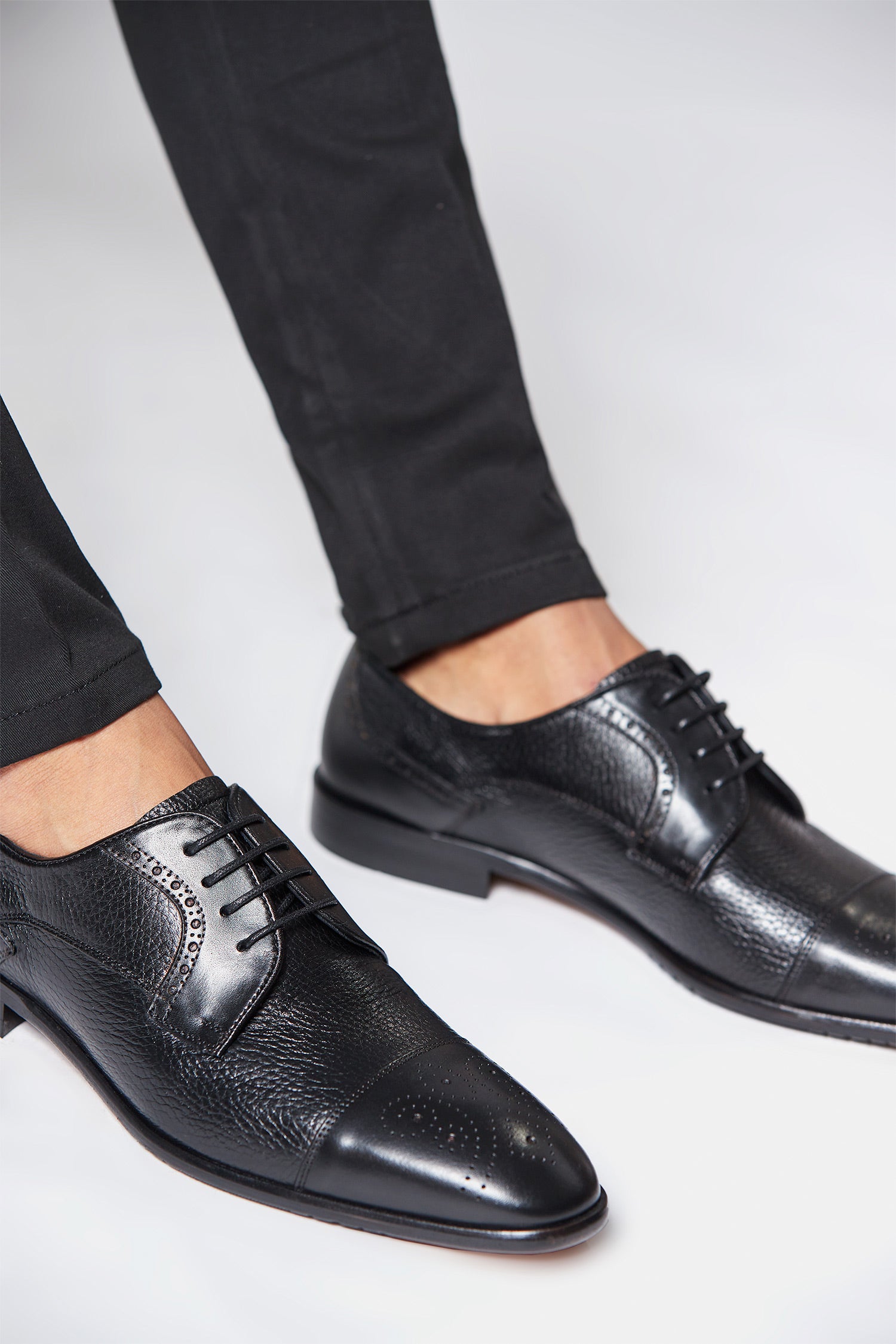 Giovanni Jeffery Black Leather Shoes main image 1