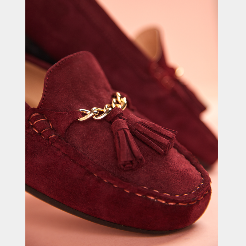 Womens winter moccasins in dark plum colour with chain and tassels by JULKE