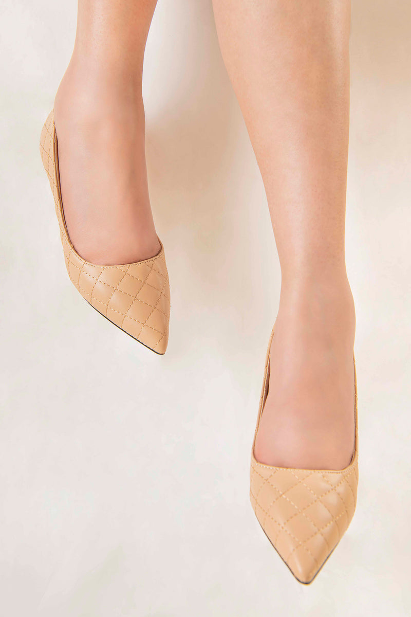 Women heels in beige colour with quilting by JULKE
