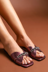 Women summer flat shoes in maroon colour with shiny leather and diamantes by JULKE
