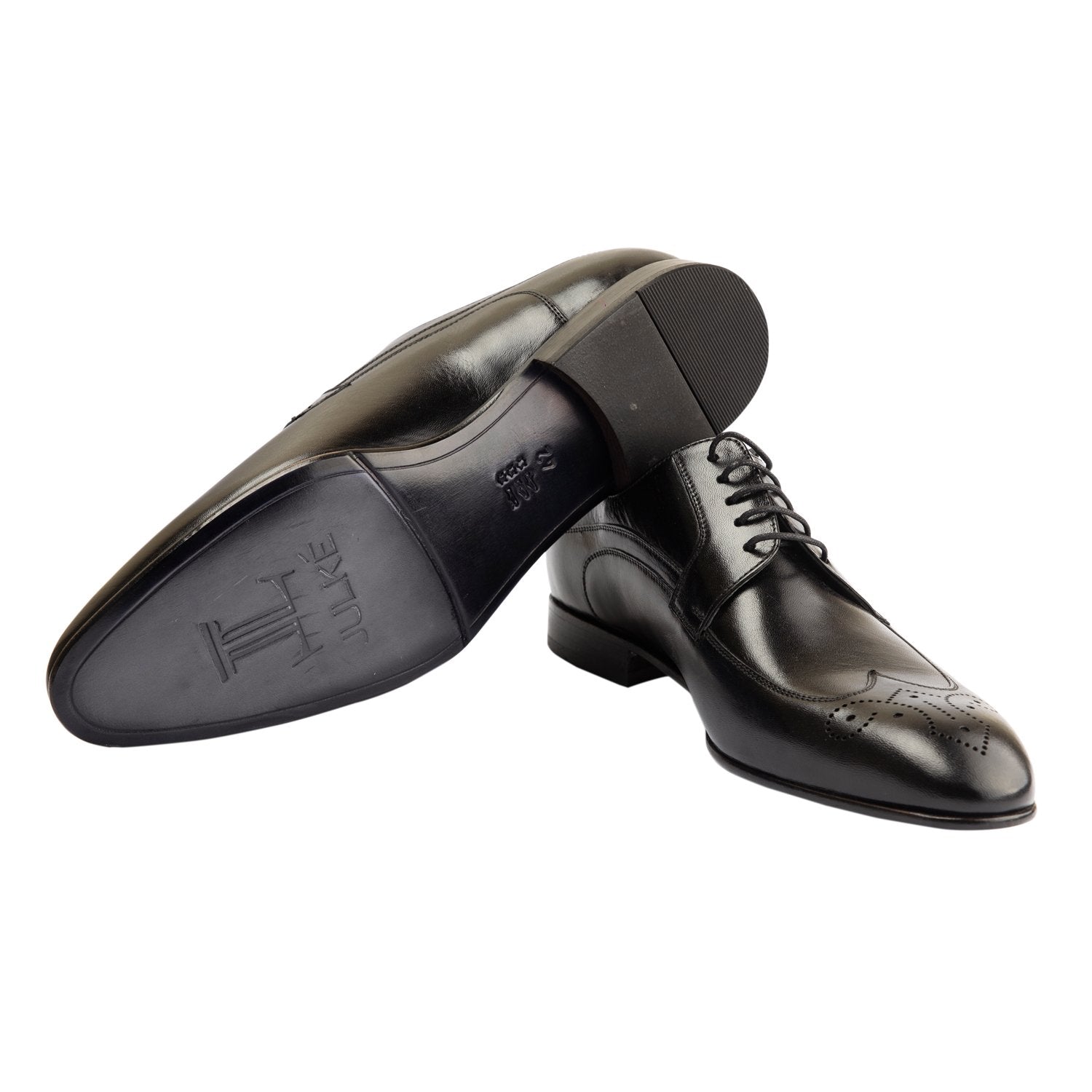 Mens leather shoes in black colour with laces and brogue toe by JULKE.  